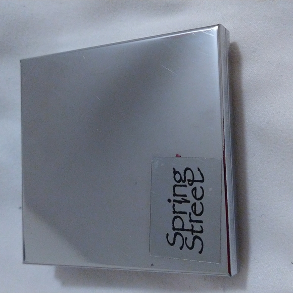 SPRING STREET COMPACT MIRROR WITH FLOWER GREEN RHINESTONES DESIGN - Picture 6 of 6